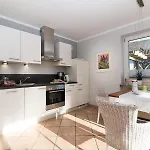 W2 - Gaestehaus Christian-westphal-str 60 - Feriendomizil Hollich 아파트 *